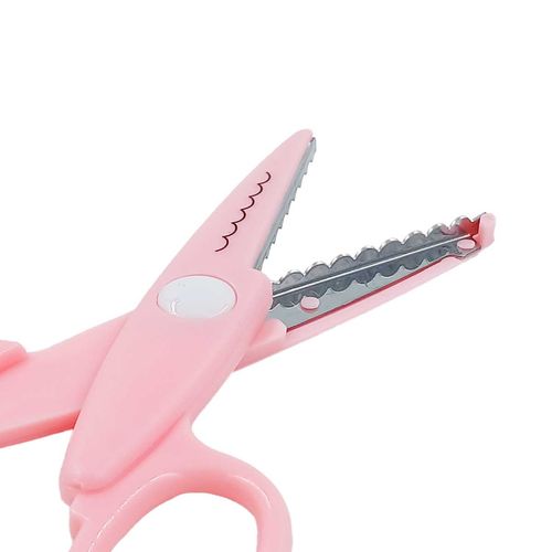 Tesoura Escolar Formas 13,3cm em Plástico DCarte